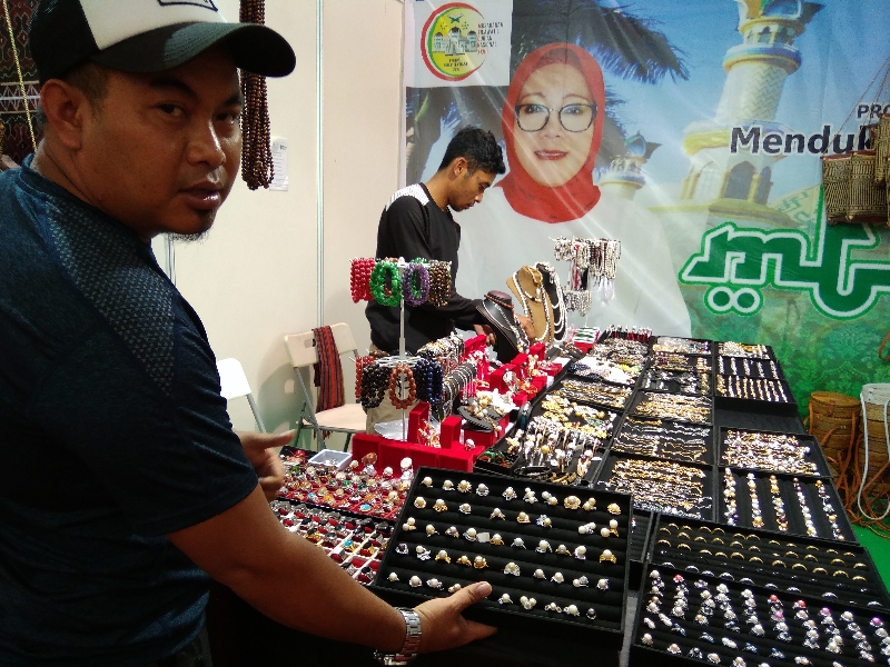 Asesoris Mutiara Diincar Pengunjung MTQ
